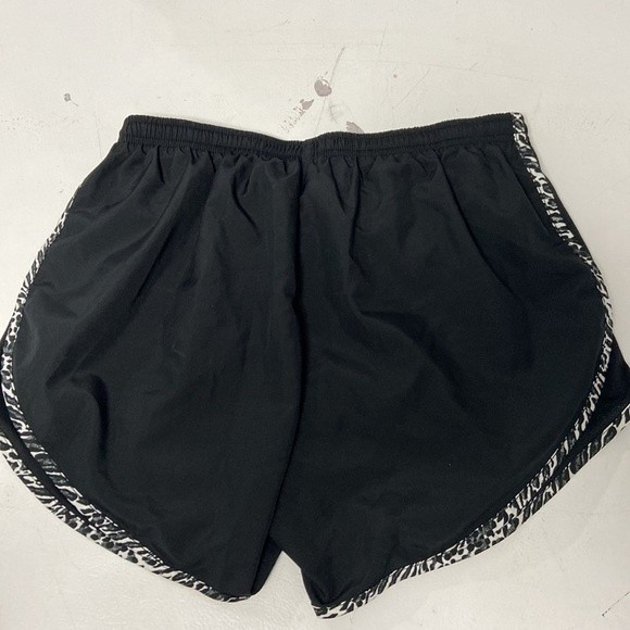 Dri- fit black workout  shorts M - Picture 3 of 3